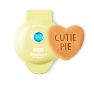 [NWT] Dash x Sweethearts Cutie Pie Heart Mini Waffle Maker